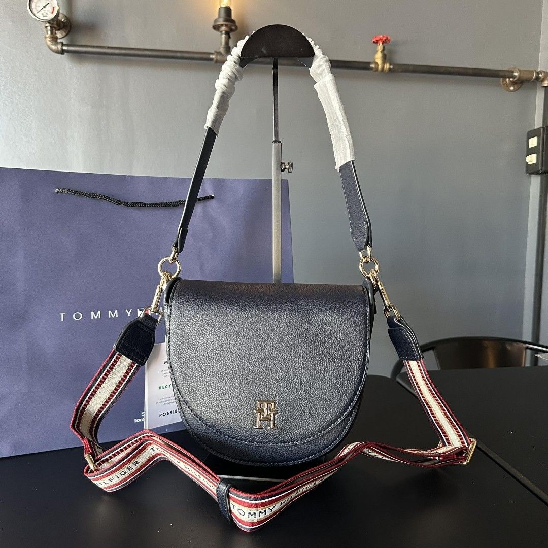 Tommy discount saddle bag