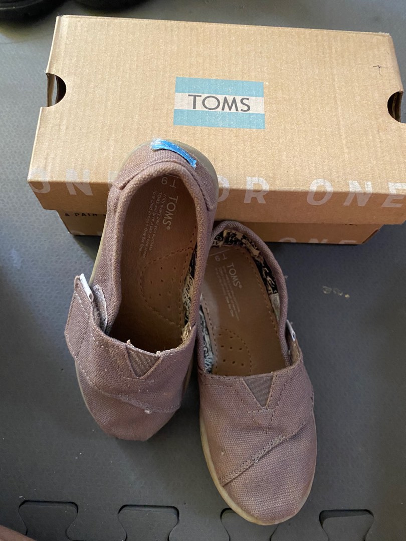 toms classic ash canvas