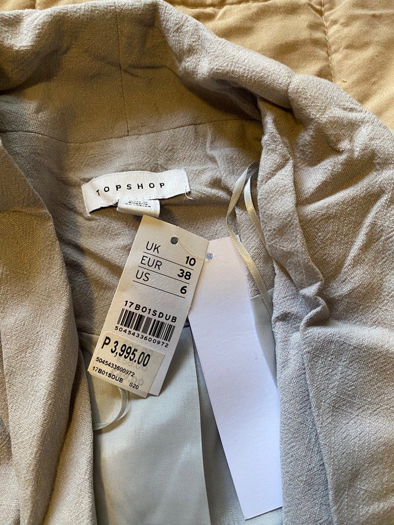 Topshop blazer (Category: Coats, Jackets and Outerwear) located in Quezon City. Submitted by katdcc (Listing ID 1267021575, Image 3). Description: Topshop oversized blazer. Can fit small-medium.