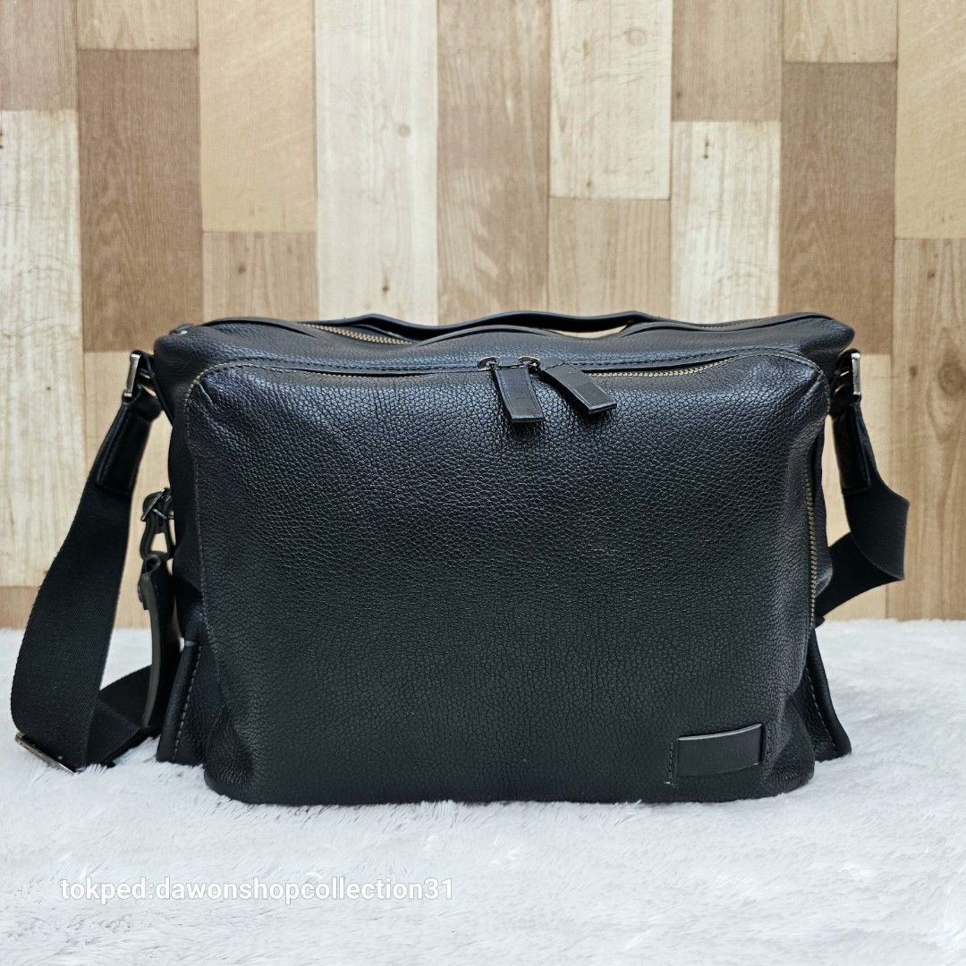 Tumi forest utility bag discount