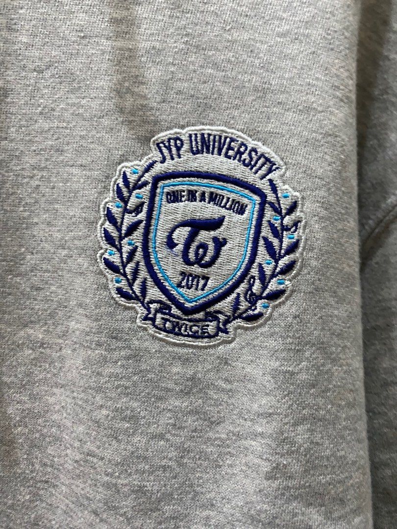 Twice Japan JYP university hoodie Japan Exclusive, Hobbies & Toys