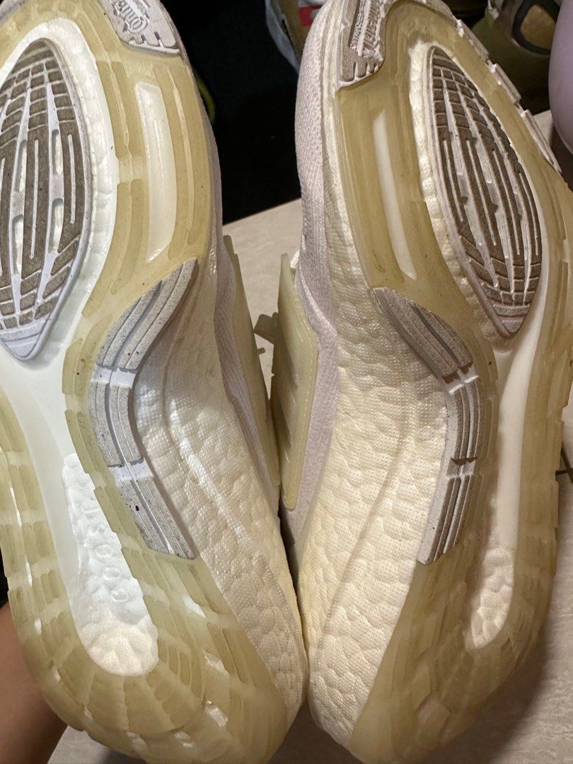 White ultra clearance boost size 7