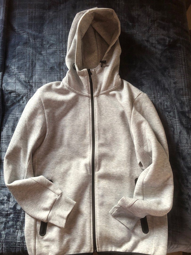 Uniqlo Tech Zip (Category: Coats, Jackets and Outerwear) located in Marikina City. Submitted by davethewave (Listing ID 1267098612, Image 1). Description: - No Flaws! -Length: 24.5 in - Pit to Pit: 21 in Gcash MOP Delivery Available Antipolo City.