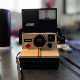 Vintage Polaroid Onestep SX-70 White Rainbow Stripe Instant Camera With One  Pack of New Polaroid SX-70 Color Film Tested & Working 