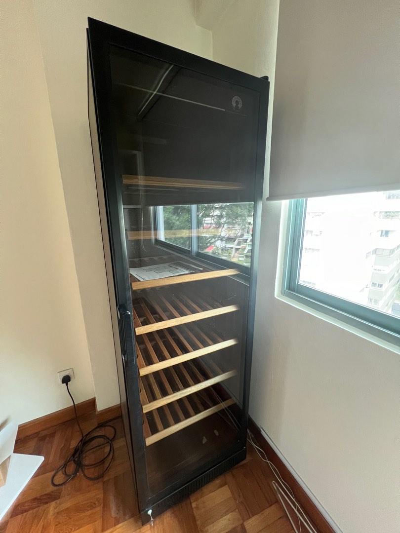 Wine Chiller, TV & Home Appliances, Kitchen Appliances, Wine Cellar