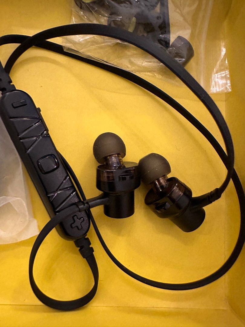 Wireless Sports Earphone, Audio, Earphones on Carousell