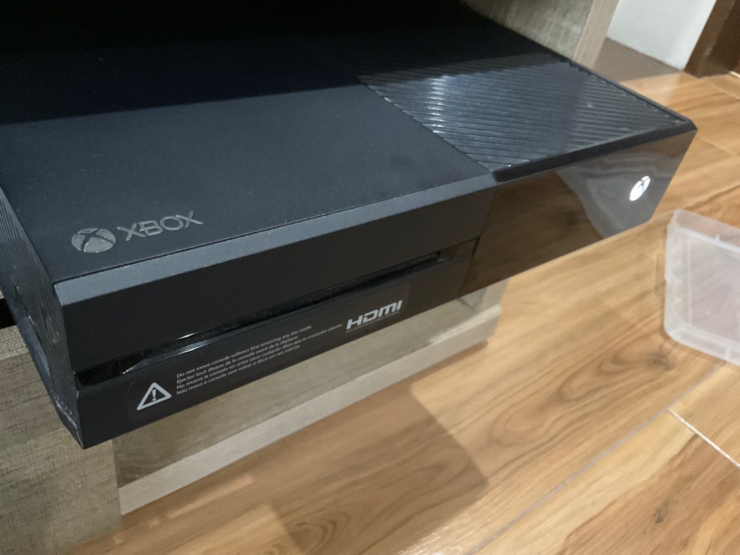 Xbox One with Kinect Sensor and Games, Video Gaming, Video Games, Xbox