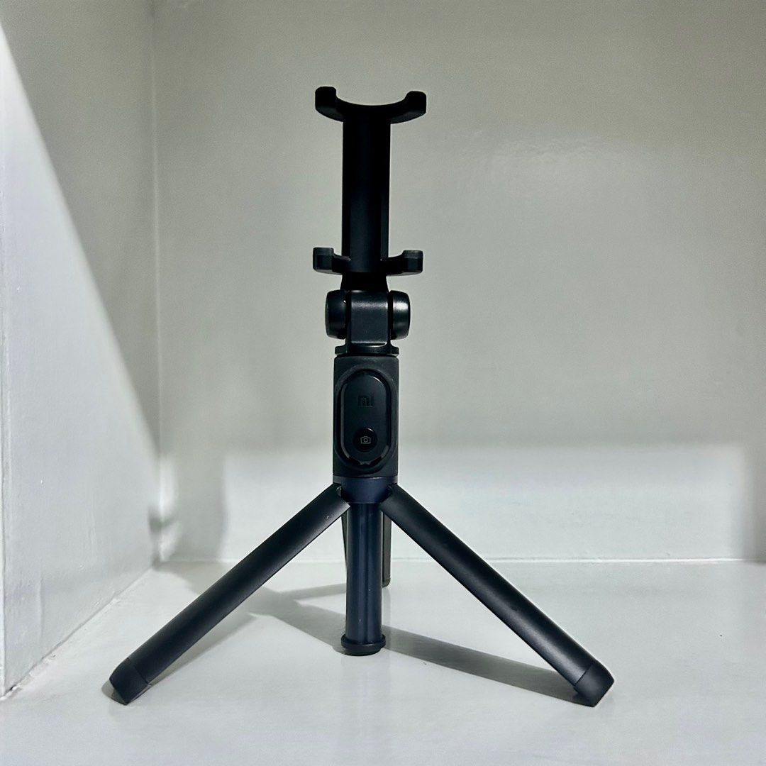 Xiaomi Selfie Stick / Tripod (Category: Tripods & Monopods) located in Manila. Submitted by sg.21 (Listing ID 1267100589, Image 1). Description: Model: XMZPG01YM Extendable Length Bluetooth Connection Has a remote - doesn’t come with a charger Used once only.