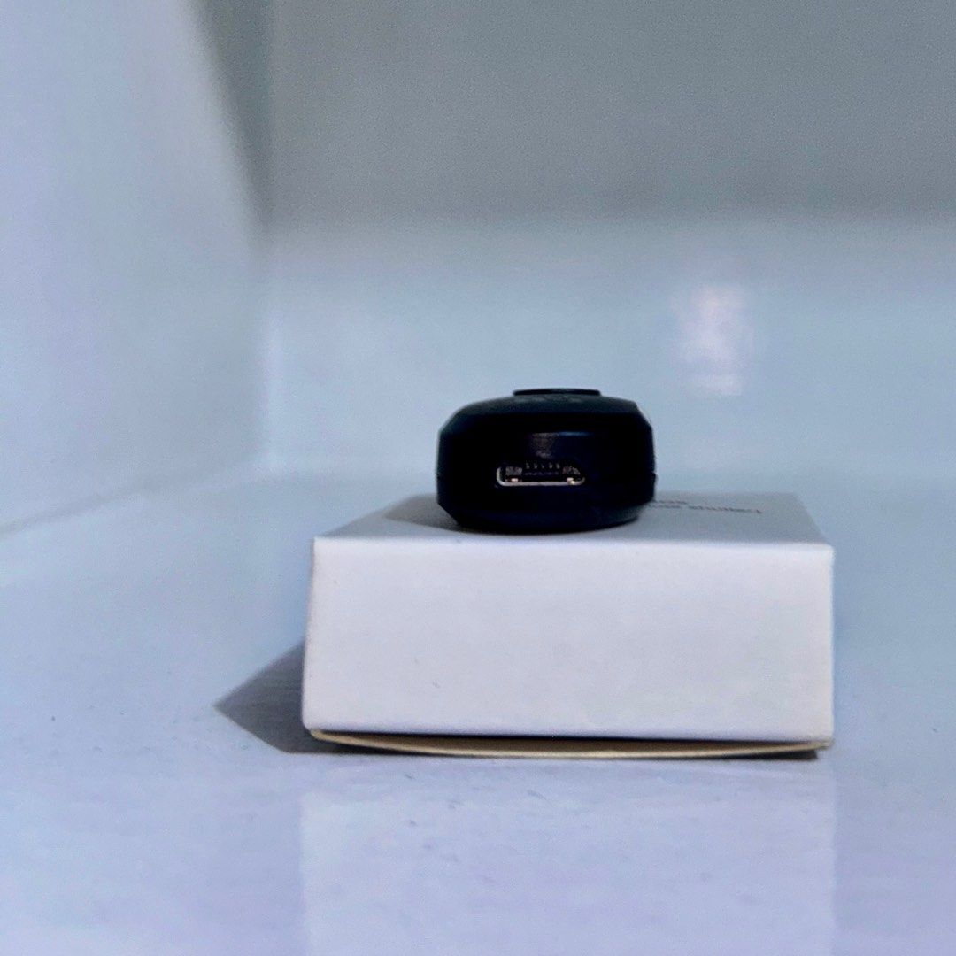 Xiaomi Selfie Stick / Tripod (Category: Tripods & Monopods) located in Manila. Submitted by sg.21 (Listing ID 1267100589, Image 3). Description: Model: XMZPG01YM Extendable Length Bluetooth Connection Has a remote - doesn’t come with a charger Used once only.