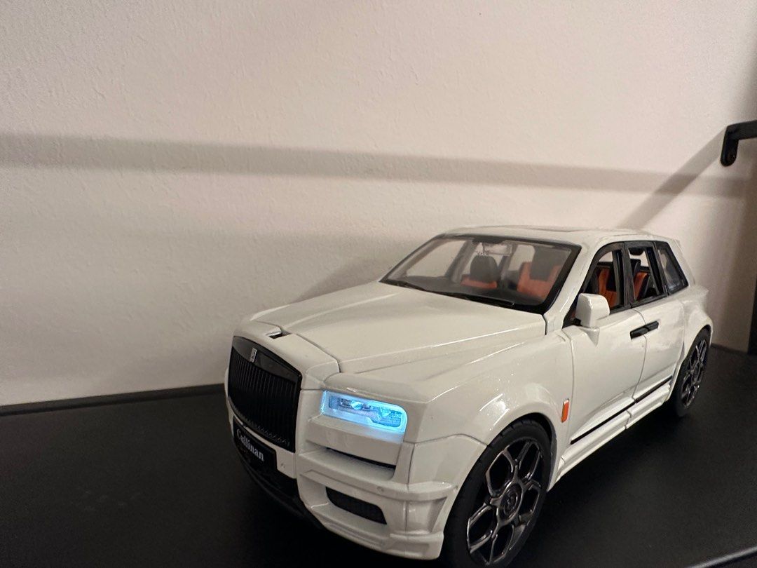Rolls royce cullinan diecast clearance