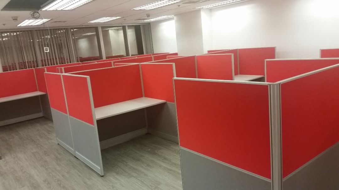 19 sets of Modular partitions, Furniture & Home Living, Office ...