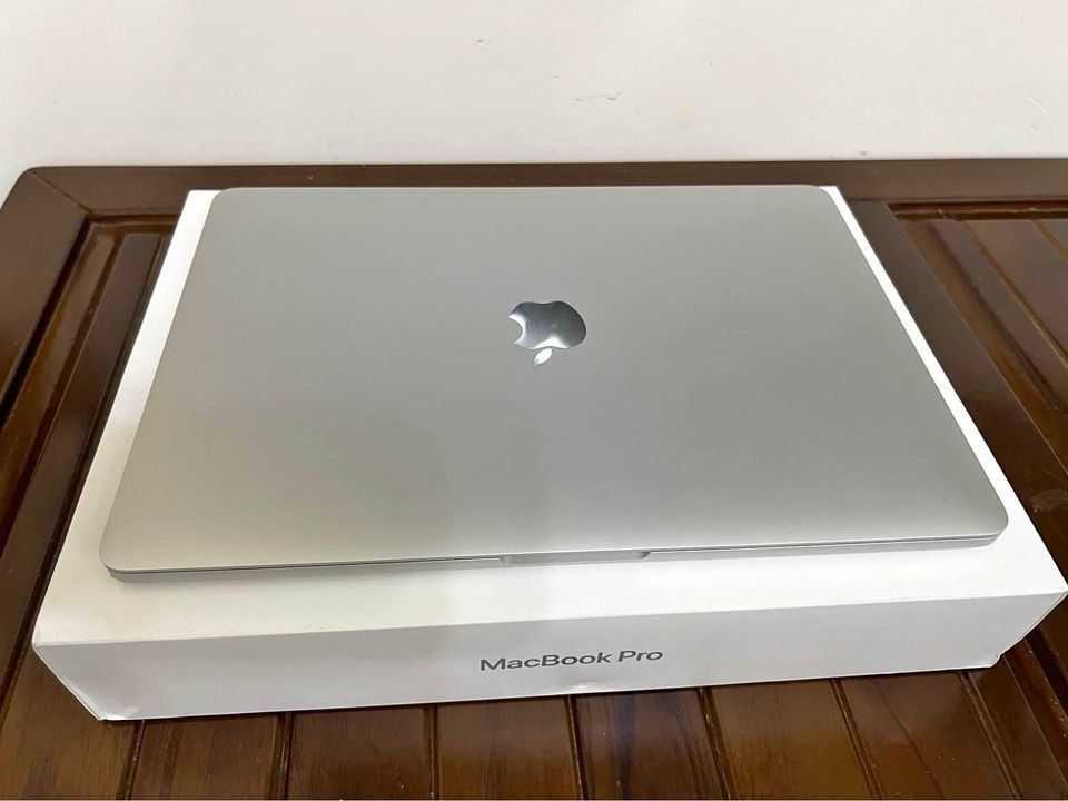 2021 MacBook Pro 13吋M1 8G 256G, 電腦及科技產品, 桌上電腦或筆記型