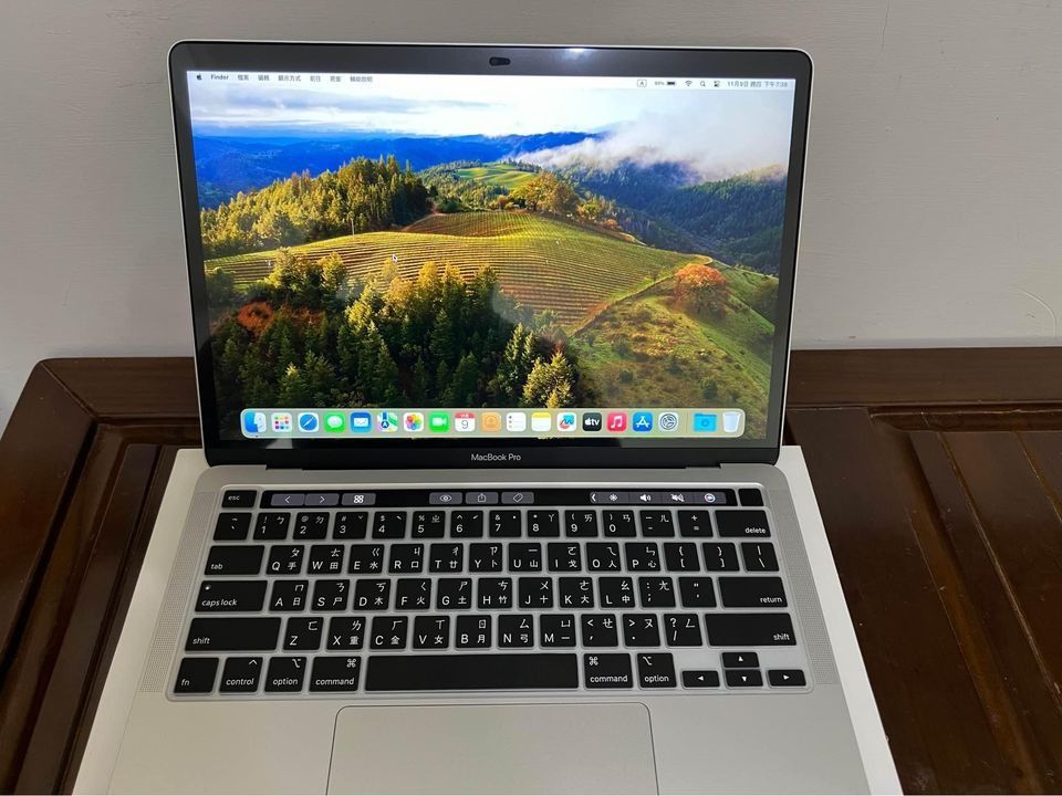 2021 MacBook Pro 13吋M1 8G 256G, 電腦及科技產品, 桌上電腦或筆記型