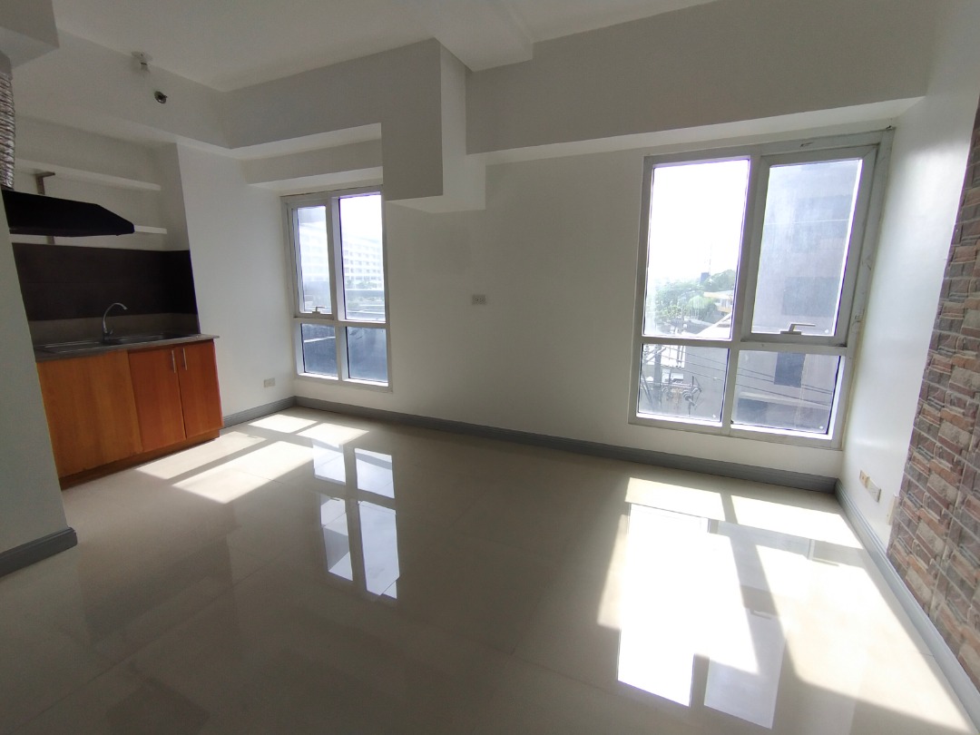 2 Bedroom BiLevel for Sale in East of Galleria, Ortigas along Topaz