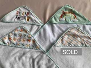 2pcs Infant hooded towels (28x28, 30x30)