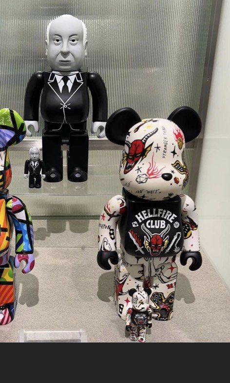 400% + 100% Stranger Things Hellfire Club bearbrick be