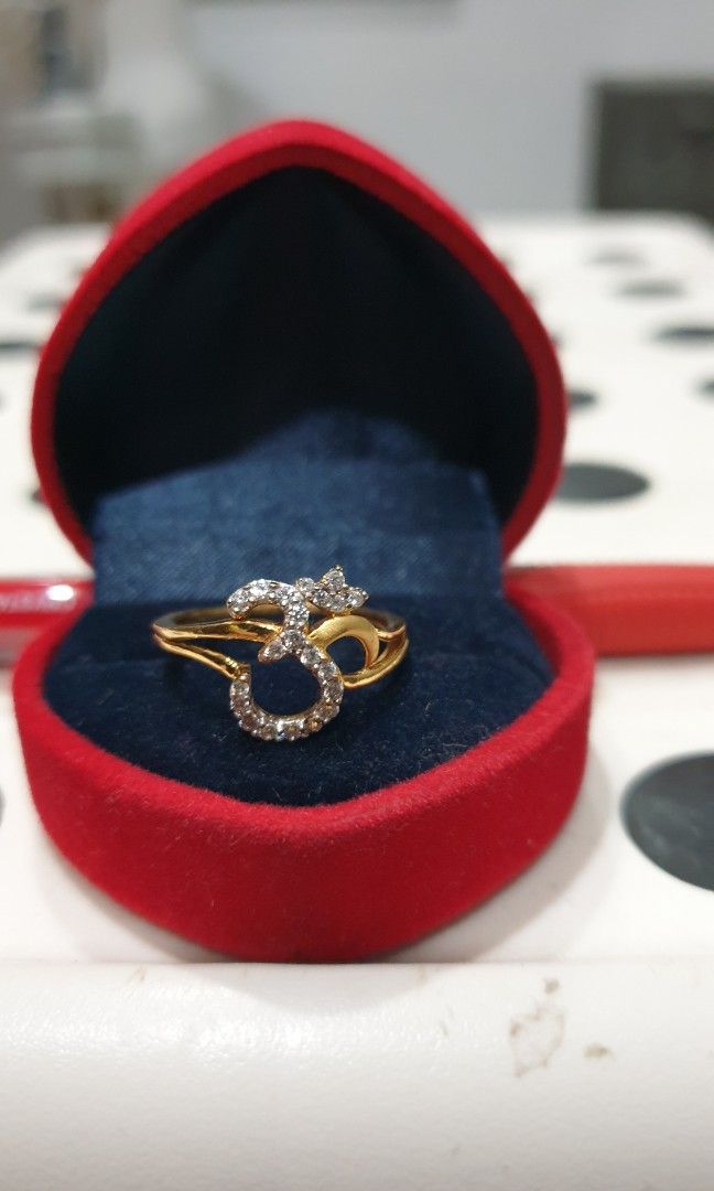 Gold ring hotsell om design