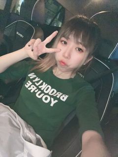 綠色上衣