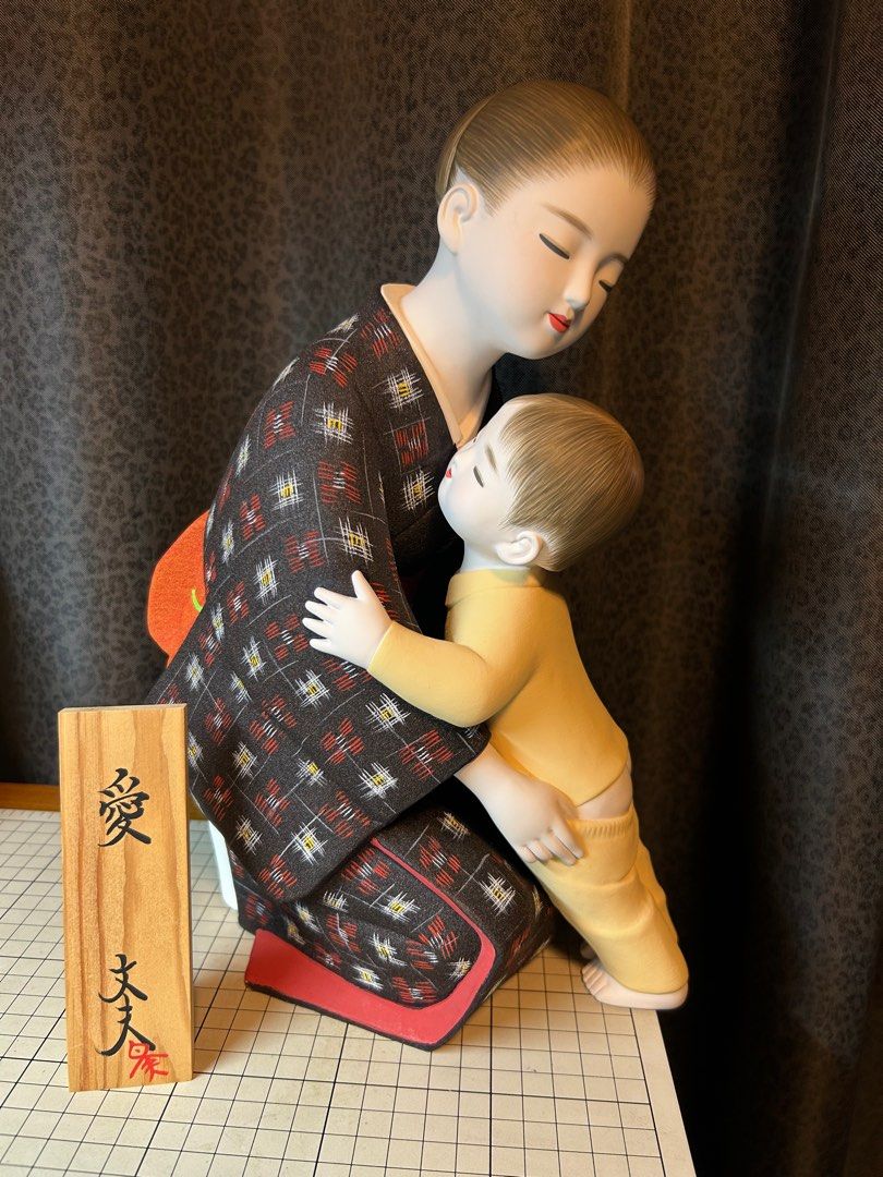 二手2011年日本博多人形廠出品松尾文夫作品「愛」1尺高handmade in 