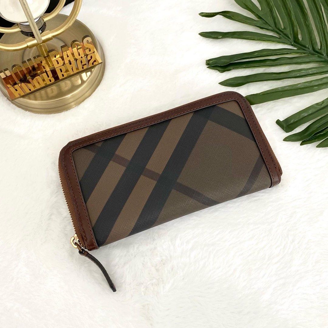 Burberry wallet hot sale zip around