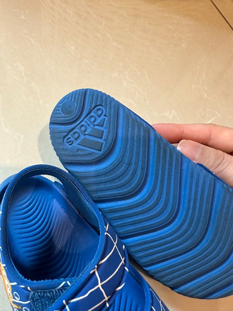 Adidas hotsell altaswim 23