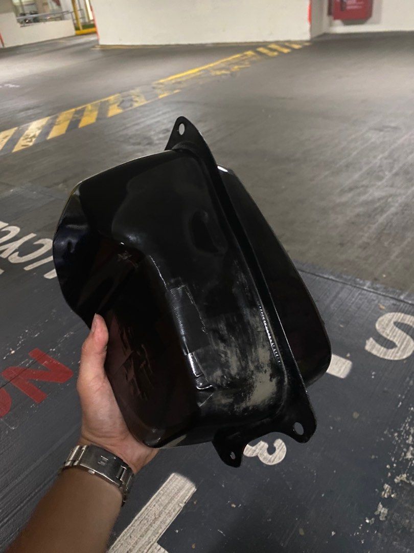 Aerox v2 fuel tank original, Motorcycles, Motorcycle Accessories on