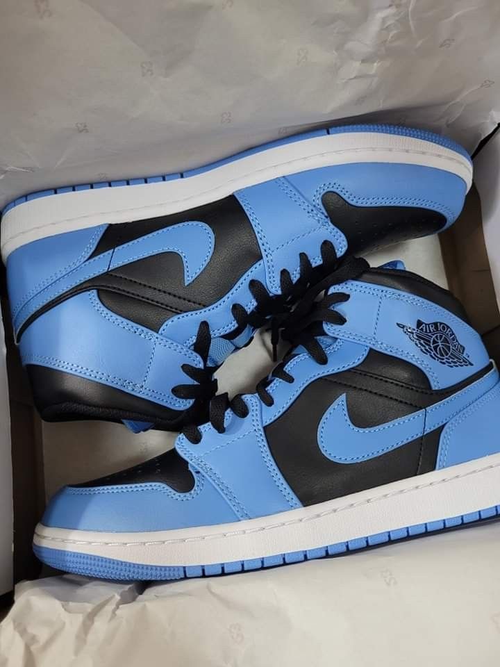 Jordan 1 hotsell mid 9.5