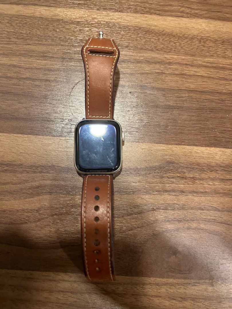 Apple Watch se2 行貨有單有盒不議價, 手提電話, 電話及其他裝置配件