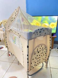 Baby Crib (almost good as new/ nagamit lang for a month ayaw kasi ni baby magsleep sa crib)
