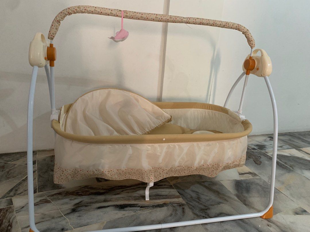 Baby swing store cot electric
