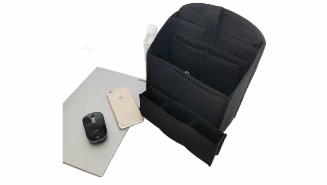 Bag Insert (Category: Bags & Wallets) located in Singapore. Submitted by handymansg_ (Listing ID 1267338390, Image 1). Description: Bag Organizer comes in 2 sizes Medium : 25 x 12 x 28 Large: 27 x 13 x 31 Ready Stock and available.