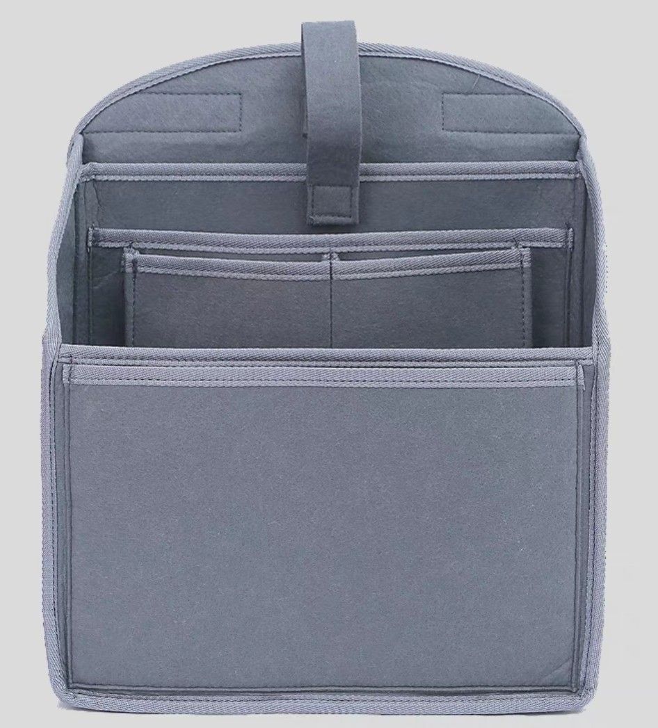 Bag Insert (Category: Bags & Wallets) located in Singapore. Submitted by handymansg_ (Listing ID 1267338390, Image 3). Description: Bag Organizer comes in 2 sizes Medium : 25 x 12 x 28 Large: 27 x 13 x 31 Ready Stock and available.