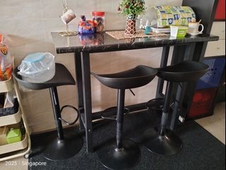 1×Bar Table And 3xStool