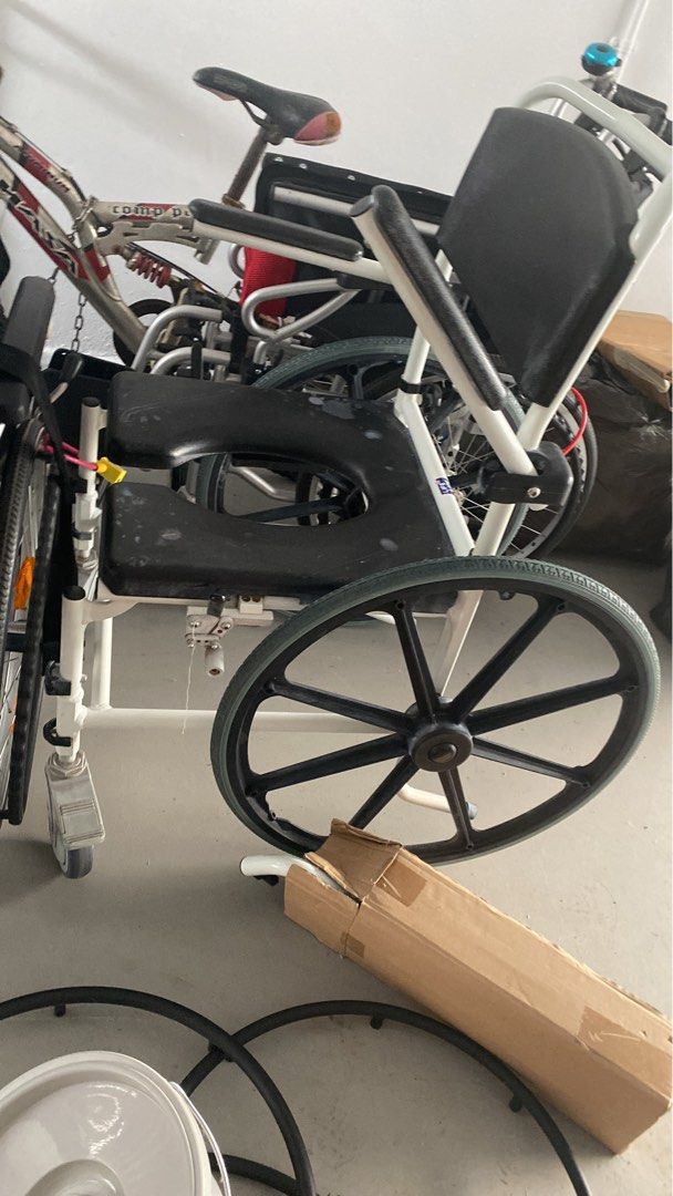 Bathing wheelchair, Health & Nutrition, Assistive & Rehabilatory Aids