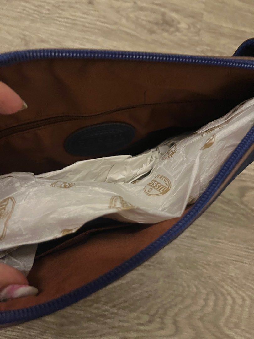 Black friday fossil sling bag Luxury Bags Wallets on Carousell