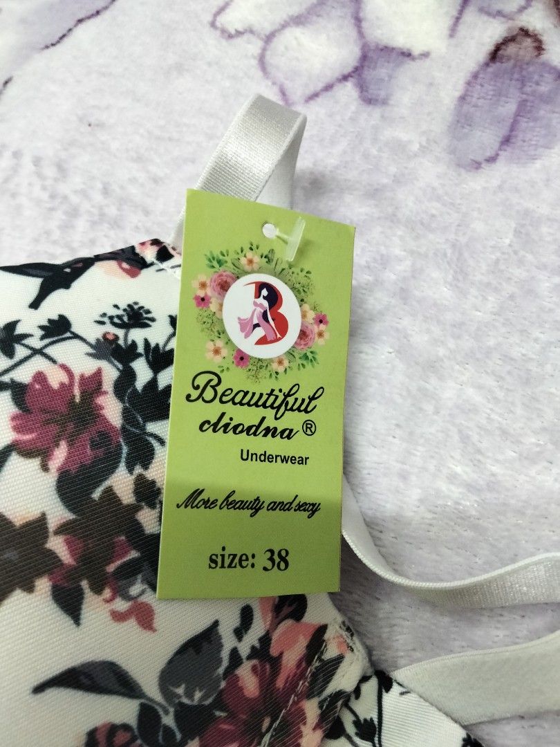 Bra 38b, Women's Fashion, New Undergarments & Loungewear on Carousell