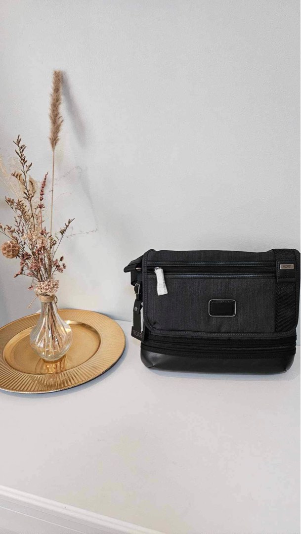Tumi glenview expandable hotsell crossbody