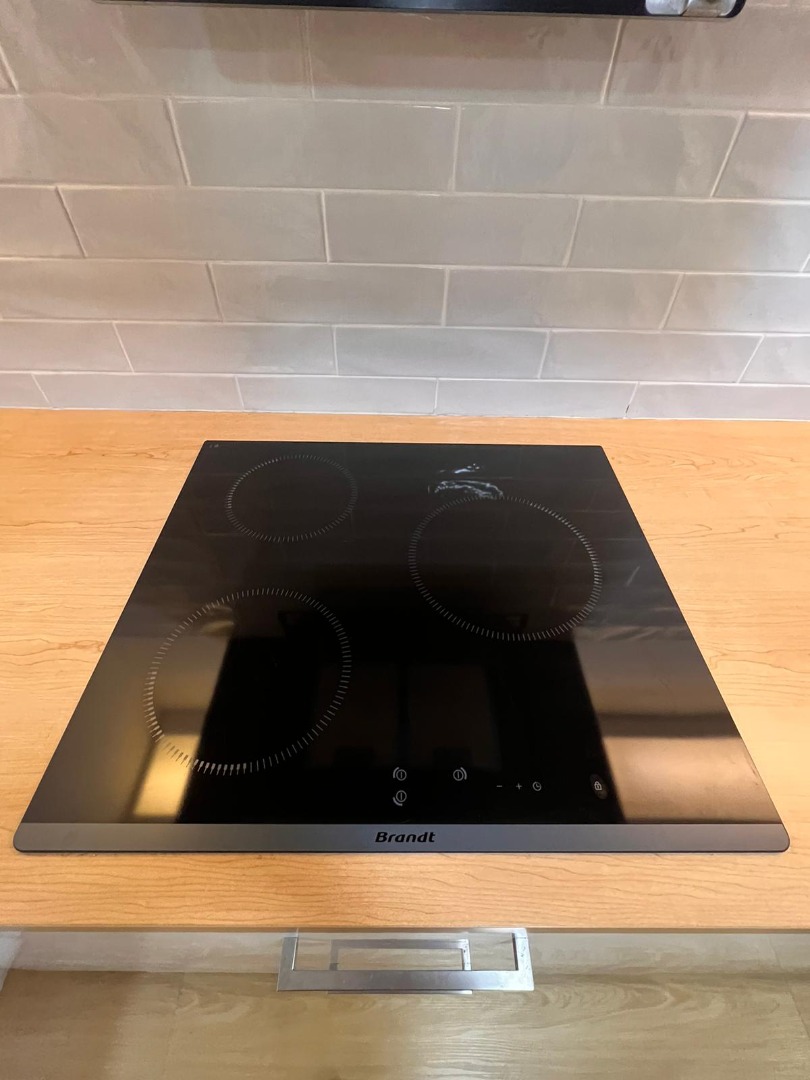 Brandt Induction Hob BPI6309B, TV & Home Appliances, Kitchen Appliances