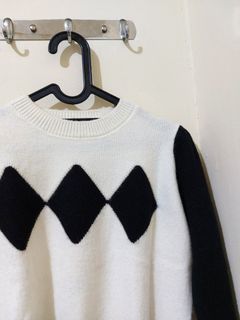 broken white - black knitted sweater