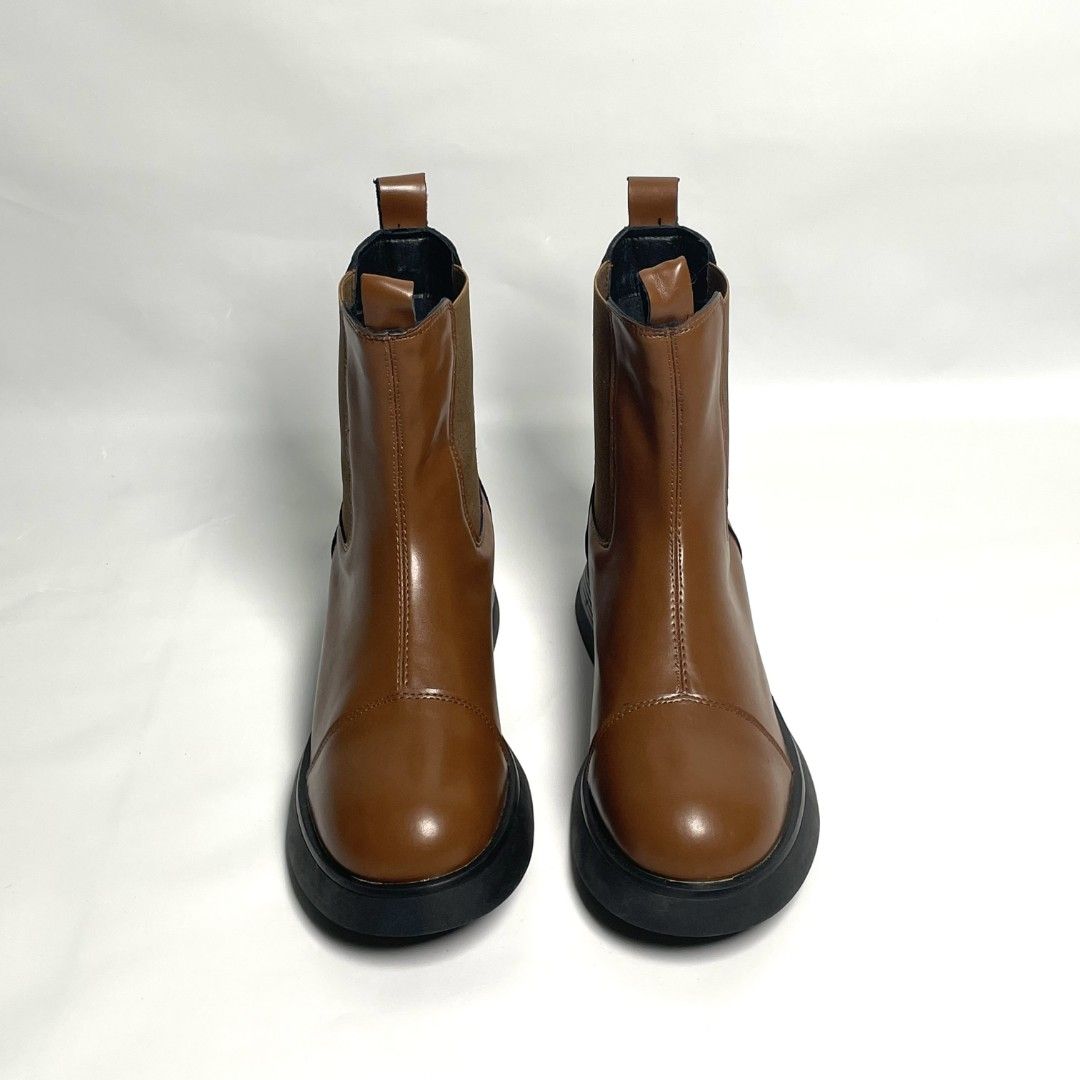 Platform boots 2025 size 9