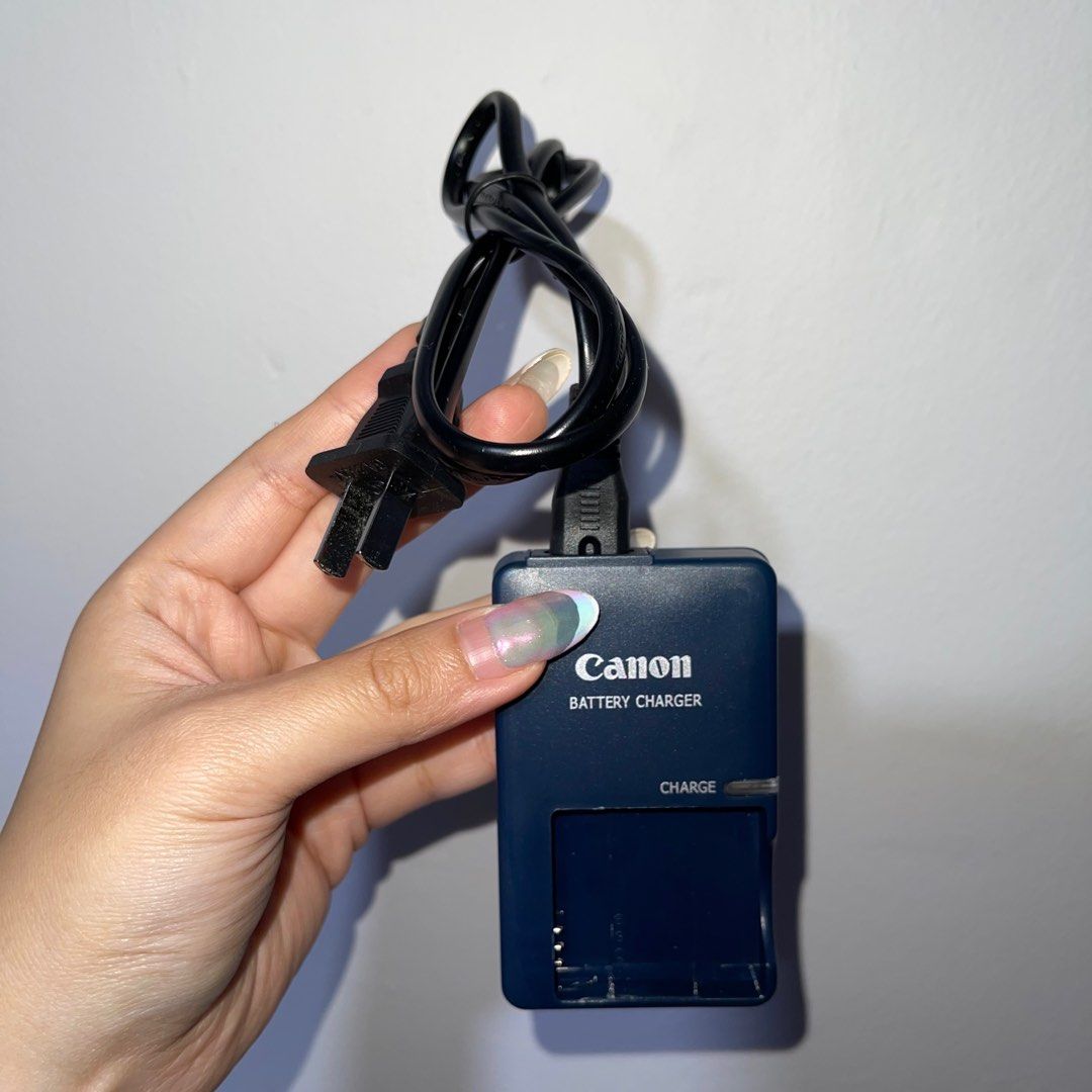 Canon NB-4L battery & charger, Photography, Photography Accessories ...