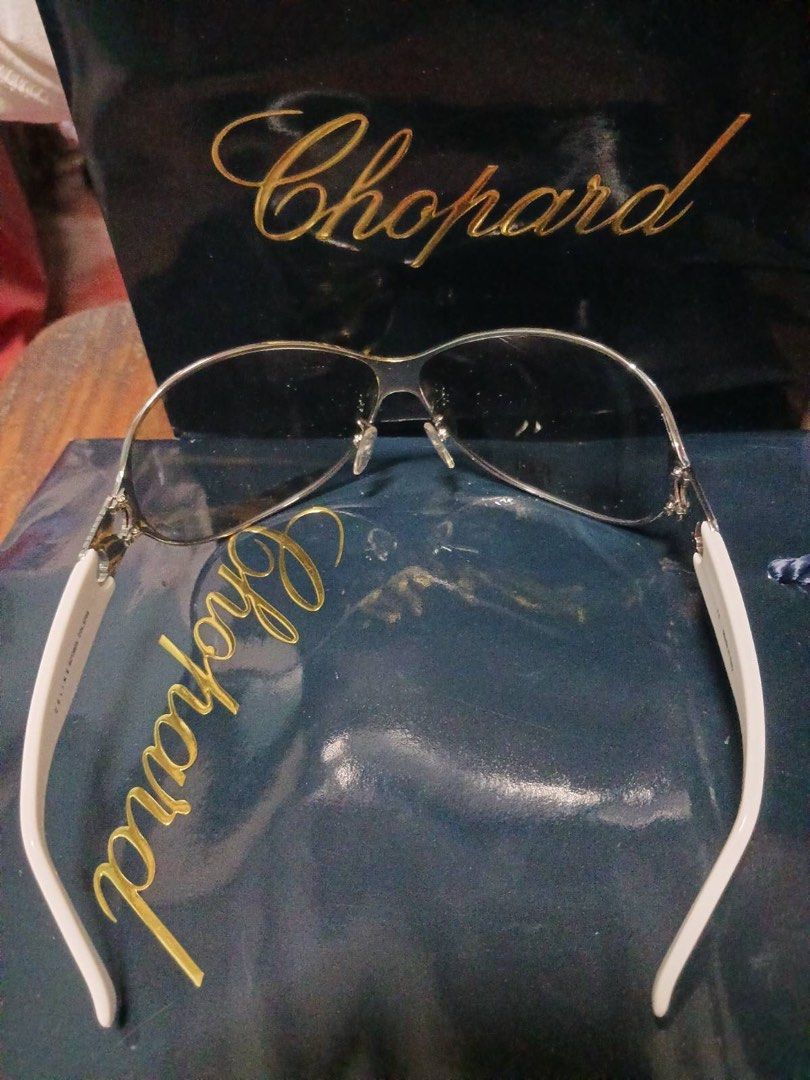 CELINE SUNGLASSES (Category: Sunglasses & Eyewear) located in Manila. Submitted by pingfed (Listing ID 1267358606, Image 3). Description: Genuine, unused With case Without tag Reason for selling: Need money Meetup or Delivery Payment: BPI, BDO, GCash, Maya.