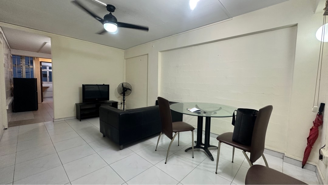 Central 2 bed Rooms Chinatown whole Unit rental Immediately 32 New