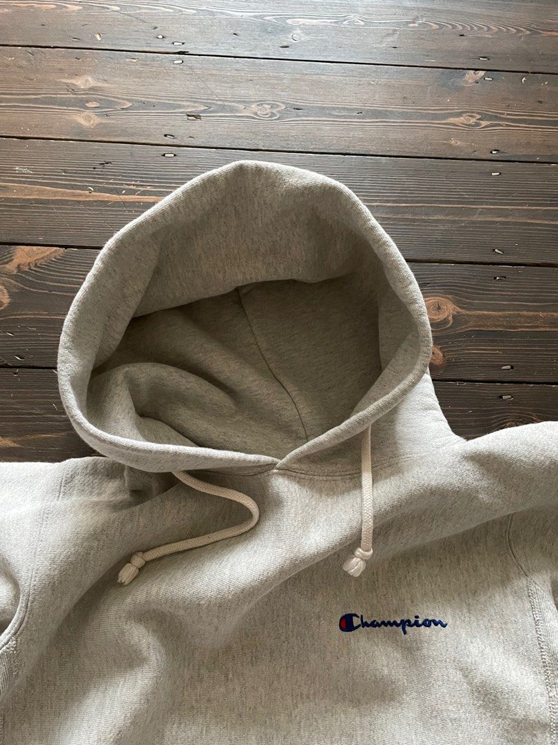 Champion sweater on sale big logo 70