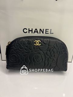 Authentic Chanel phone pouch (gift set from Chanel makeup), Luxury, Bags &  Wallets on Carousell