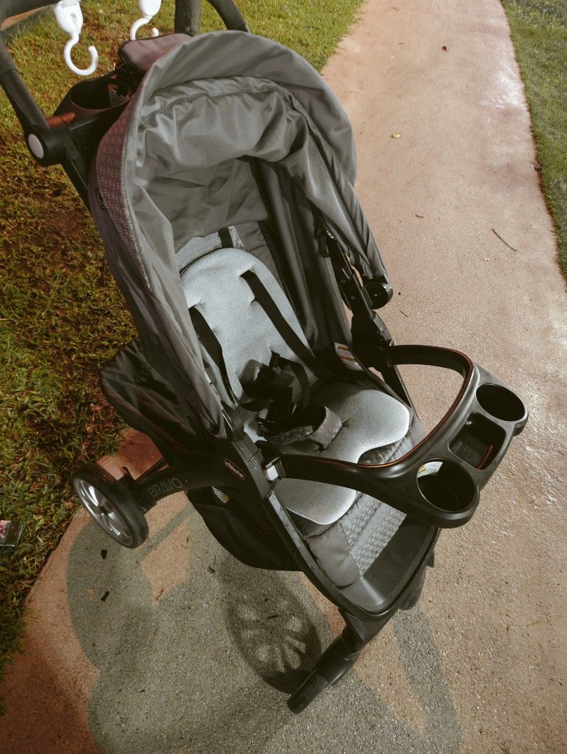 Chicco Bravo Stroller, Babies & Kids, Going Out, Strollers on Carousell