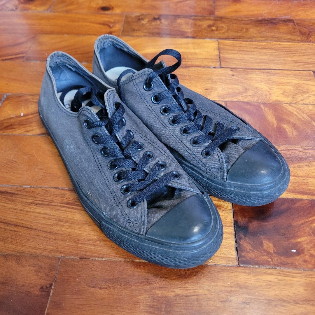 Converse All Star Triple Black Sneakers (Category: Casual Shoes) located in Las Pinas. Submitted by mrcdshon (Listing ID 1267215389, Image 2). Description: Soles intact. Issue: Slight doscoloration, small chipped off part on right heel.
