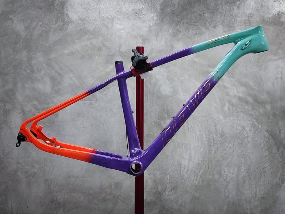 devel carbon frame