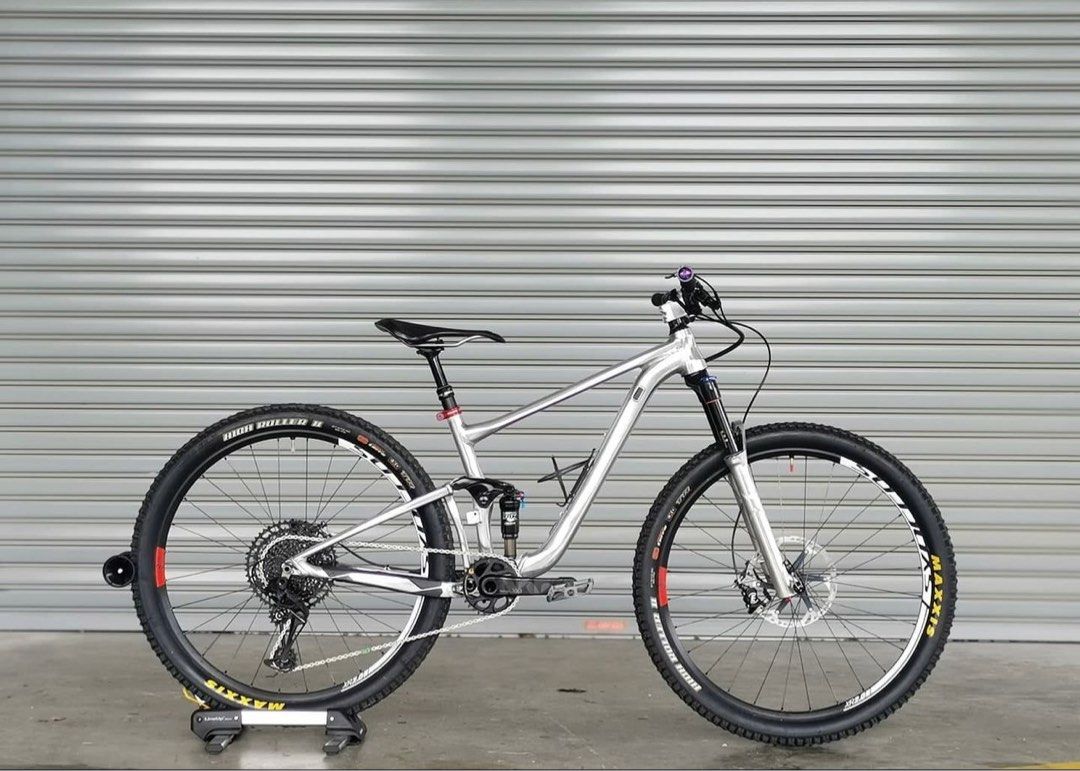 Giant anthem 2015 Fullbike Sports Equipment Bicycles Parts Bicycles on Carousell