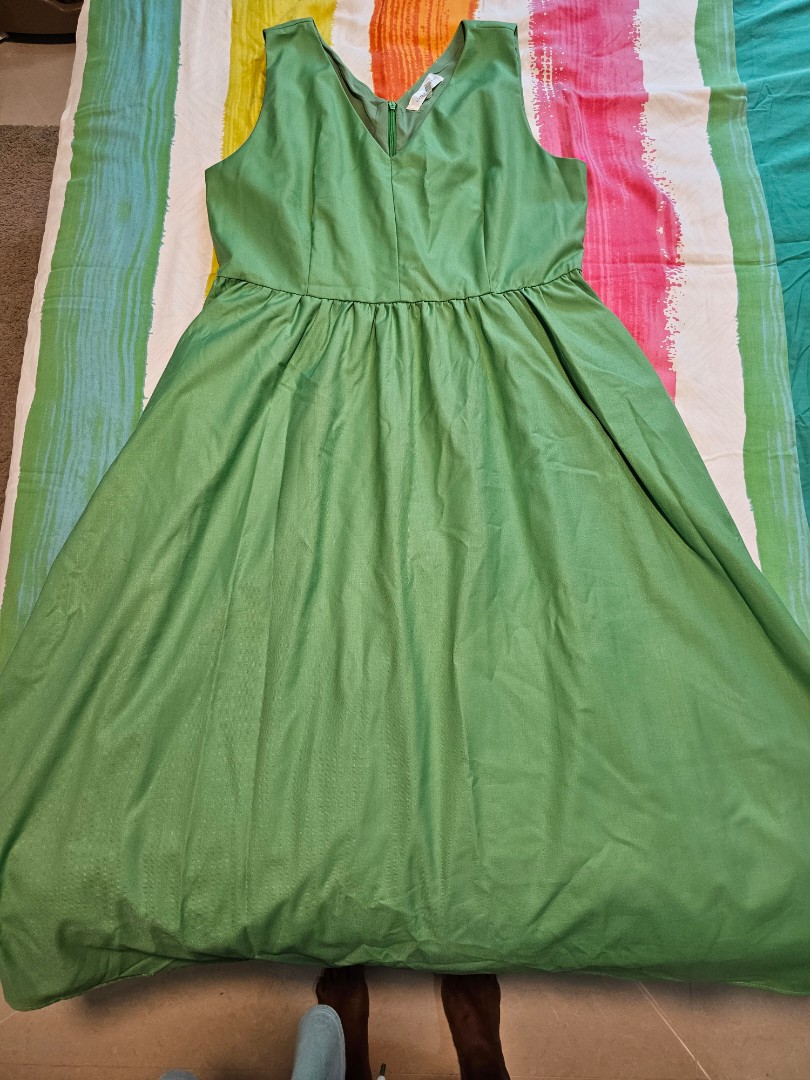 green frock dress